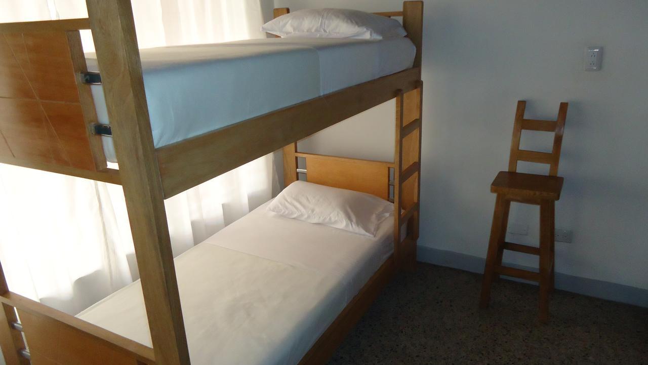 Iris Hostel Medellin Bagian luar foto